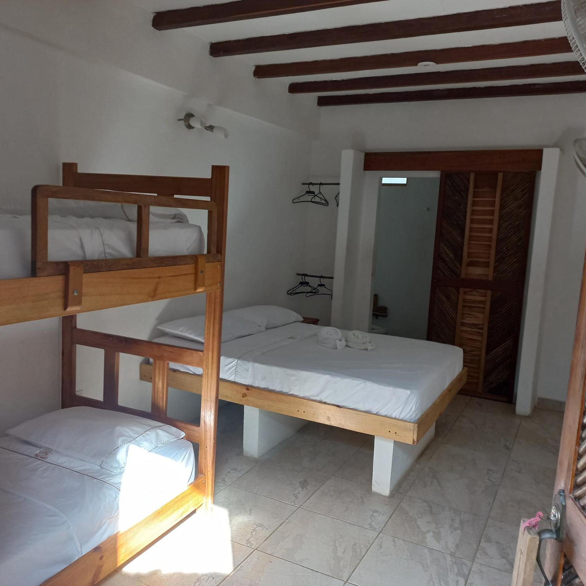 Hotel El Leon Feliz Palomino Extérieur photo