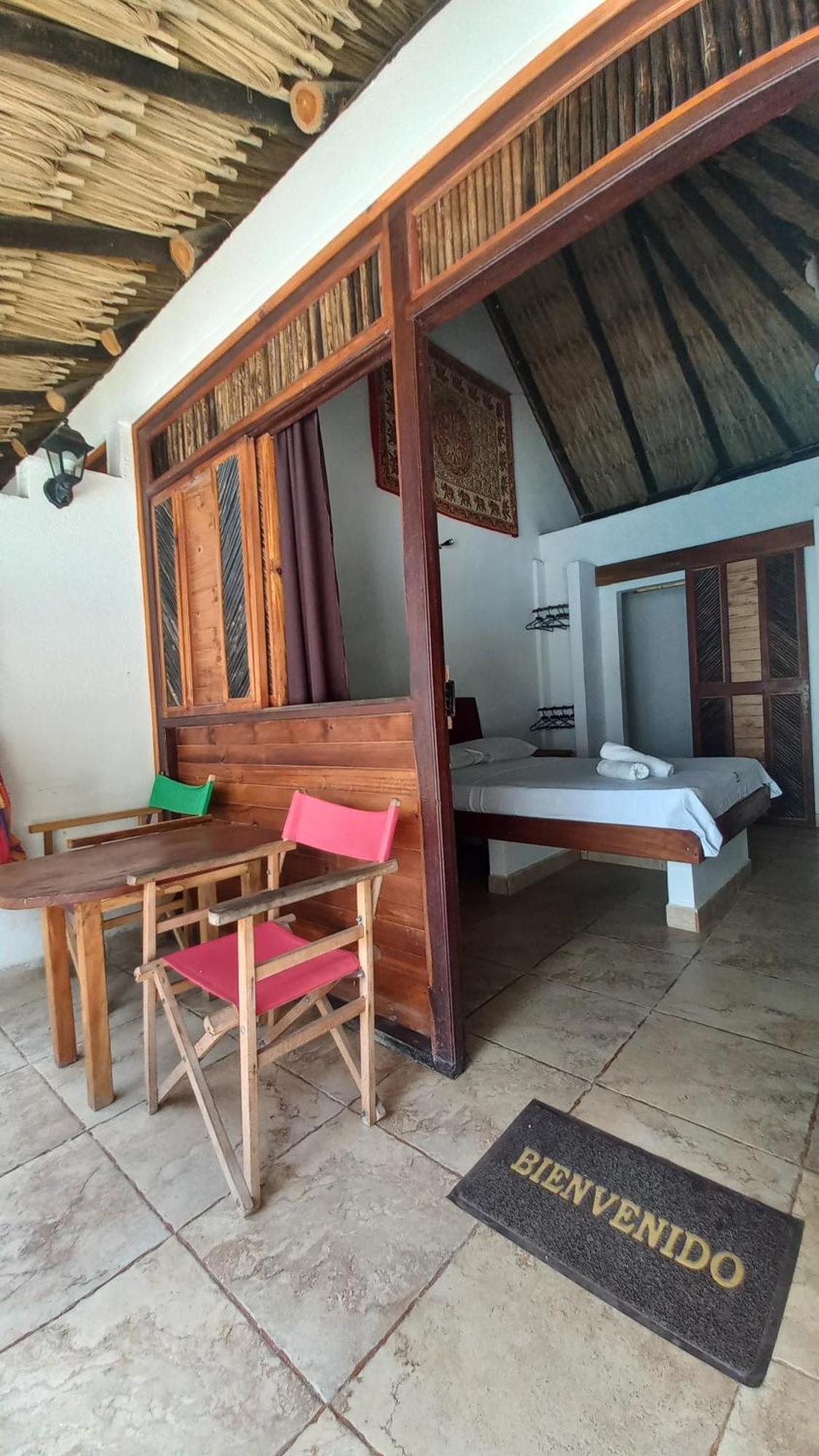 Hotel El Leon Feliz Palomino Extérieur photo